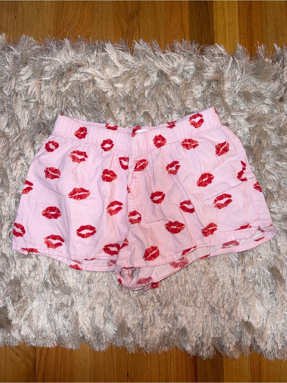 Colsie Pink High-Waist Lounge Shorts with Red Lip Print